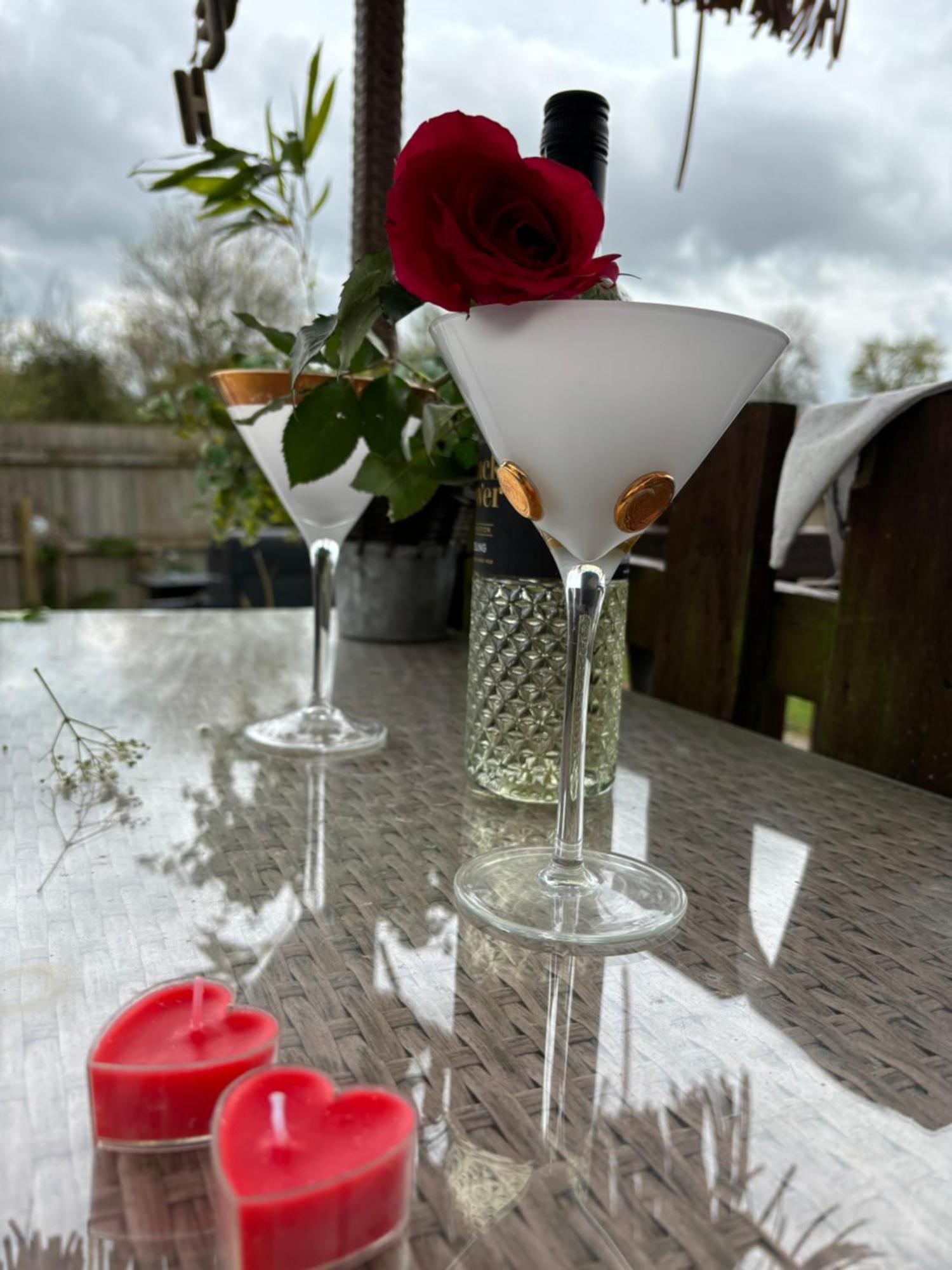Bridie -rose With Wood Tub Country Retreat *