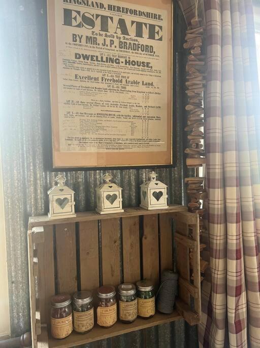 Bridie -rose With Wood Tub Country Retreat Villa *