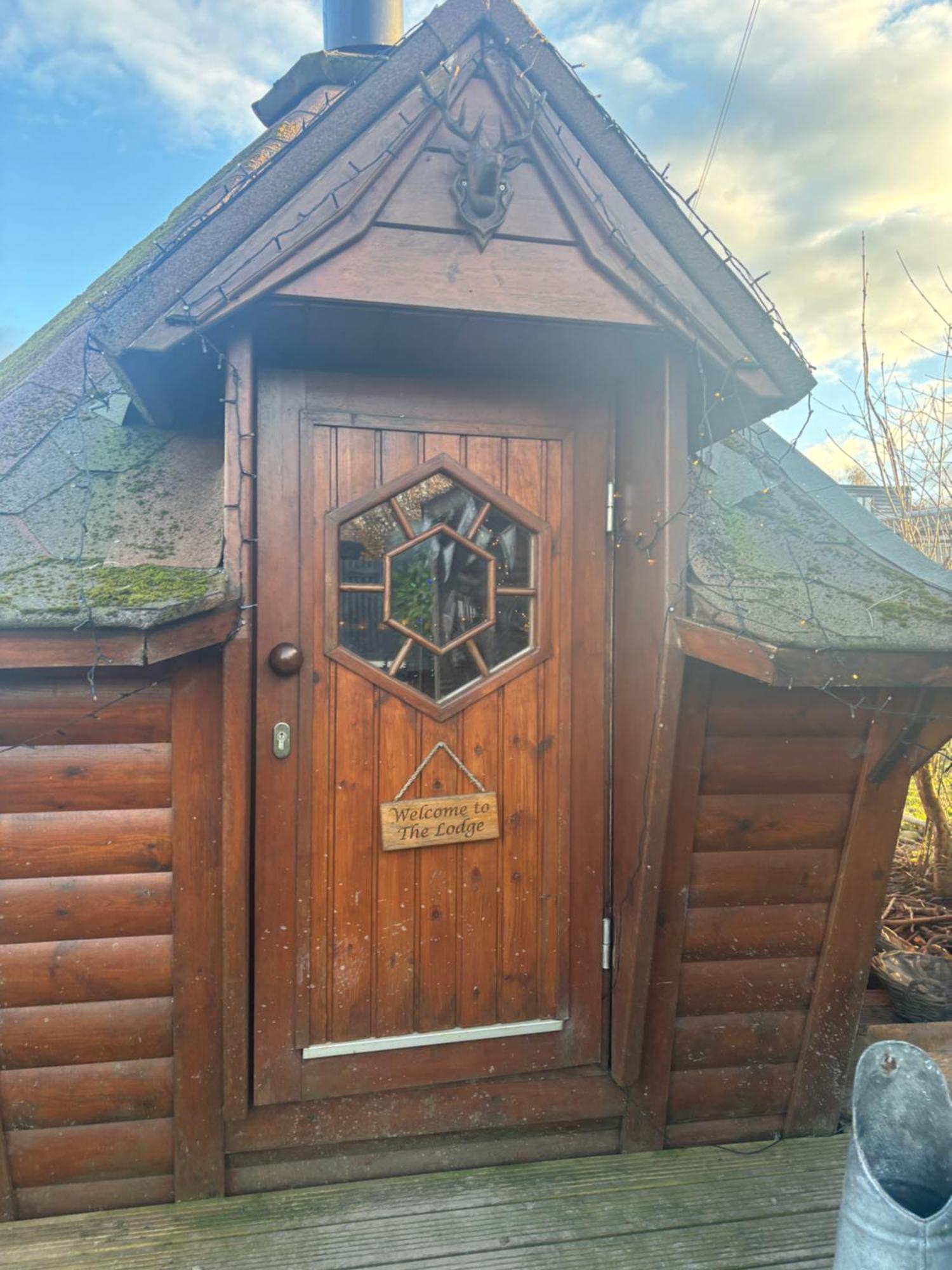 Bridie -rose With Wood Tub Country Retreat Villa Kington (Herefordshire)